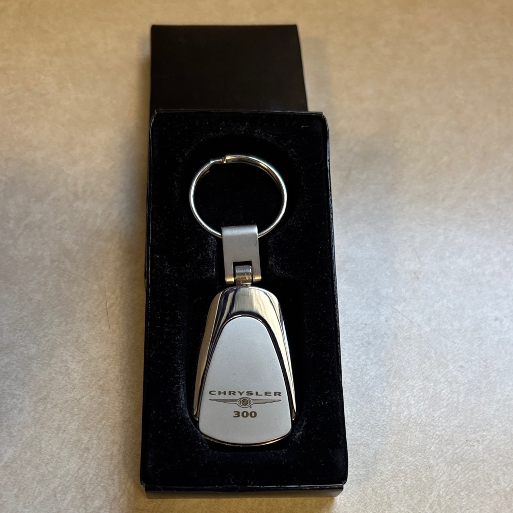 Chrysler 300 Metallic Keychain